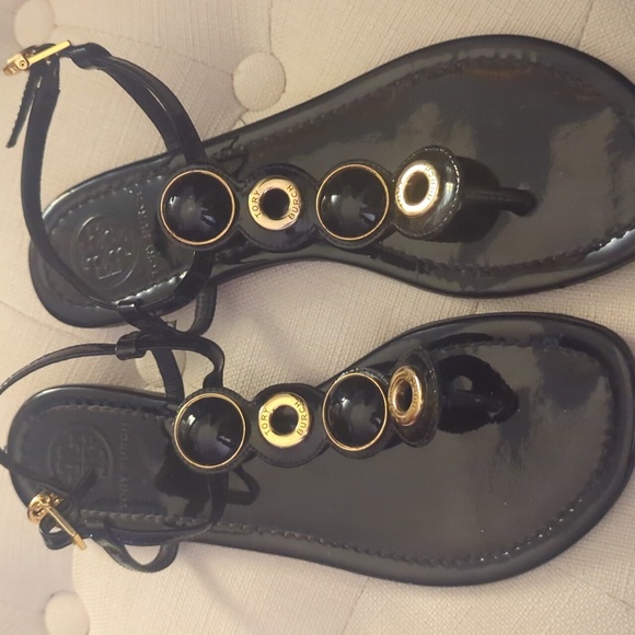 TORY BURCH 7.5 BLACK PATENT LEATHER WITH STUNNING GOLD ACCENTS W/ “TORY BURCH” - Picture 7 of 7